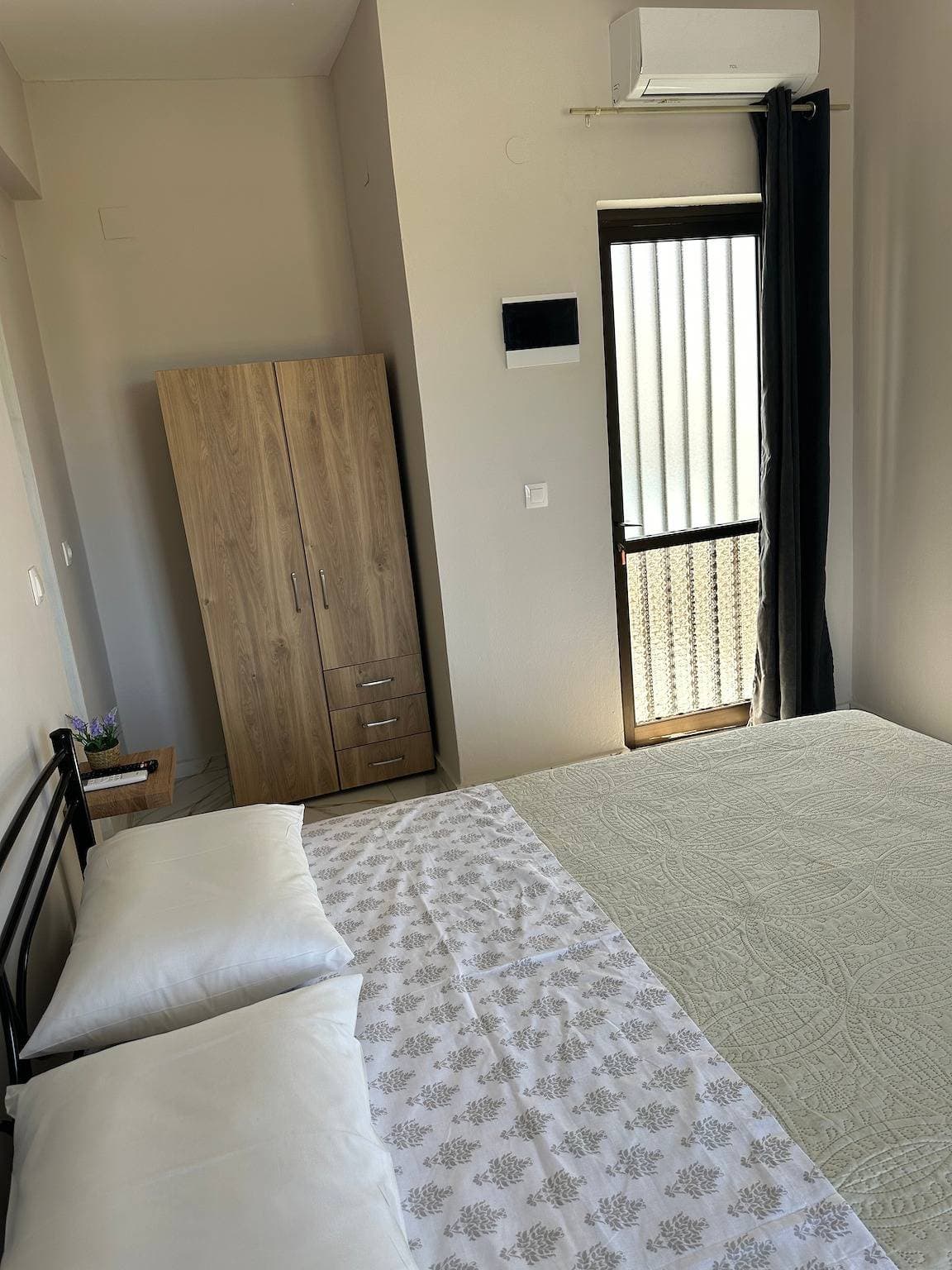 Foto 9 von 13: Pegasus Apartment mit Meerblick, 10 Min. zu Fuß zum Chiona, 2 Klimaanlagen, WLAN & Parkplatz