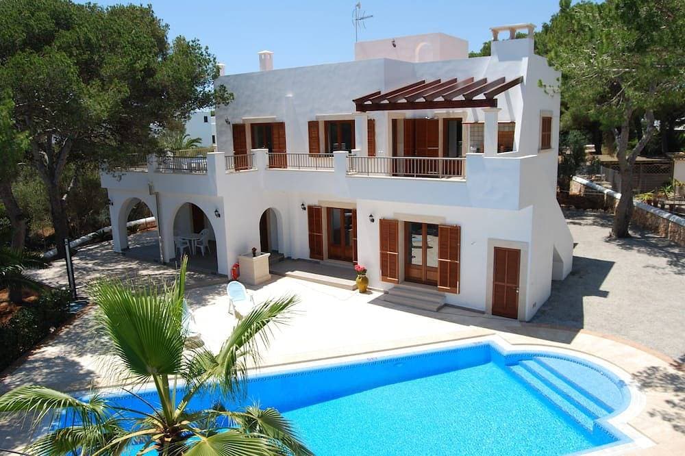 Komplett renovierte Villa mit privatem Pool, Solarium und Grill 1