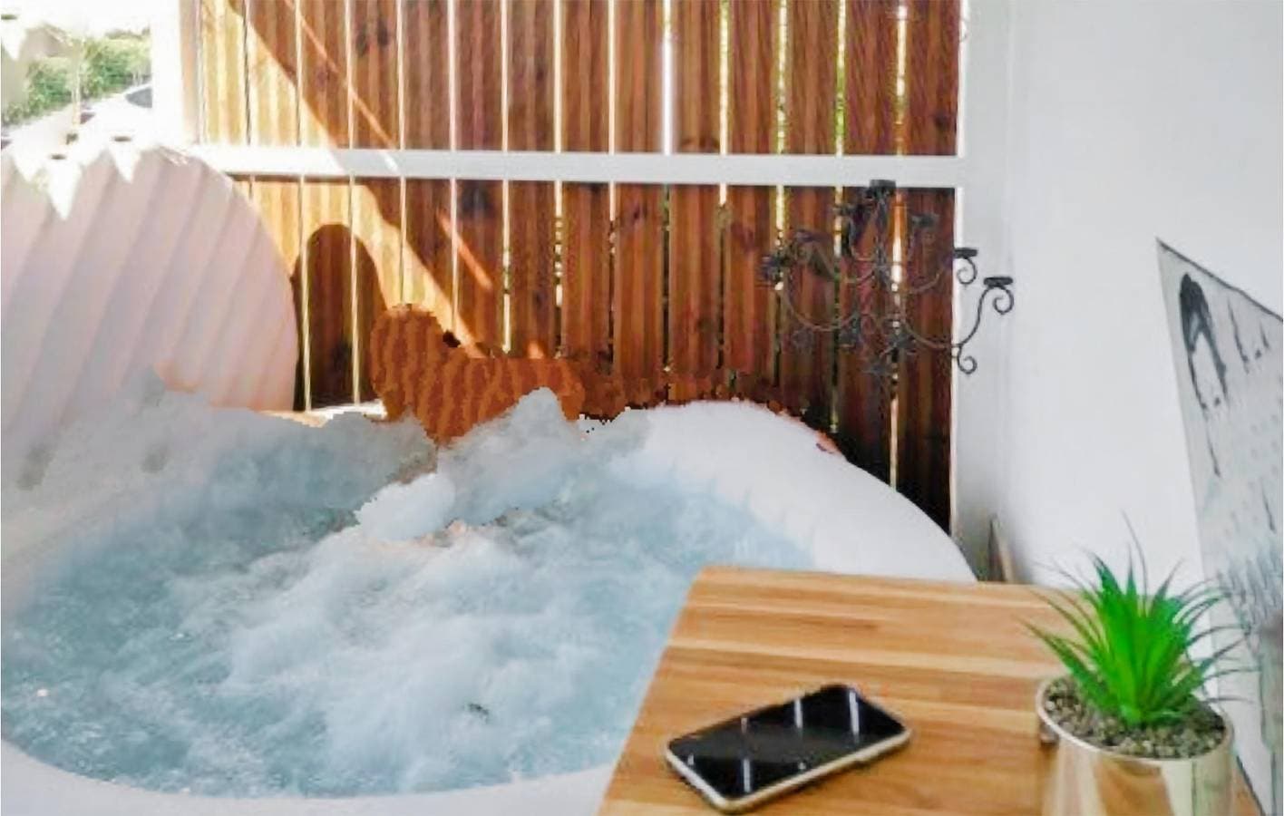 Foto 8 von 16: Gemütliches Mobilheim mit AC, Pool und Garten
