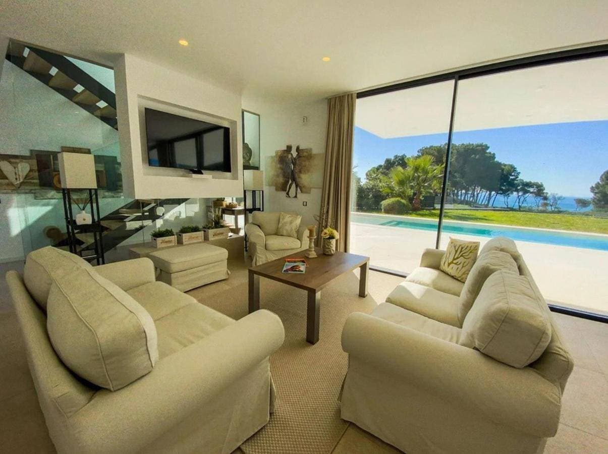 Mediterranean Villa Retreat in Llucmajor 1