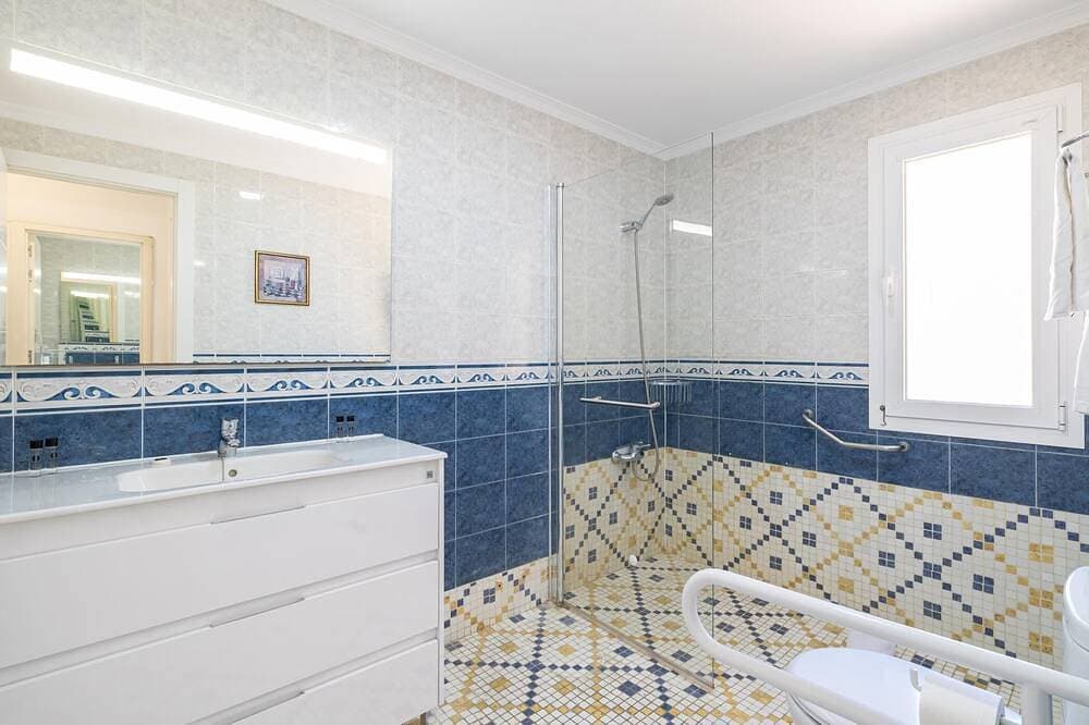 Foto 9 von 17: H2Malaga Pedregalejo Terrace 150 mts from beach