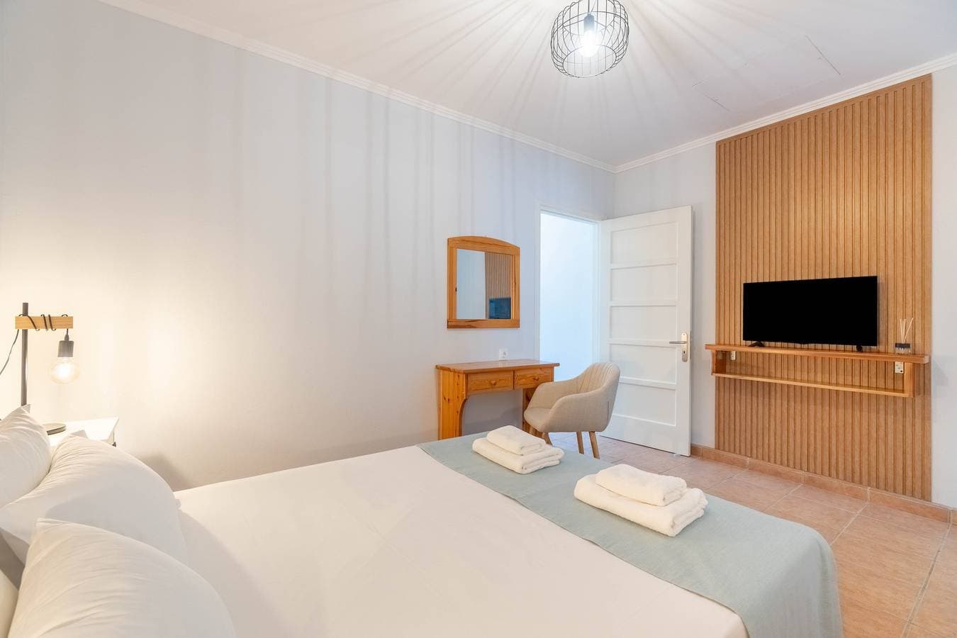 Foto 8 von 32: Villa 'Antipaxos Sunset House' mit Meerblick, WLAN und Klimaanlage