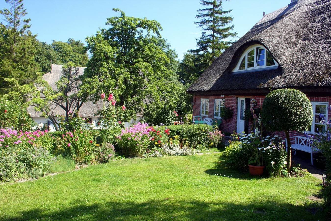 Foto 12 von 14: Im Feriengarten - Ferienwohnung Erdgeschoß