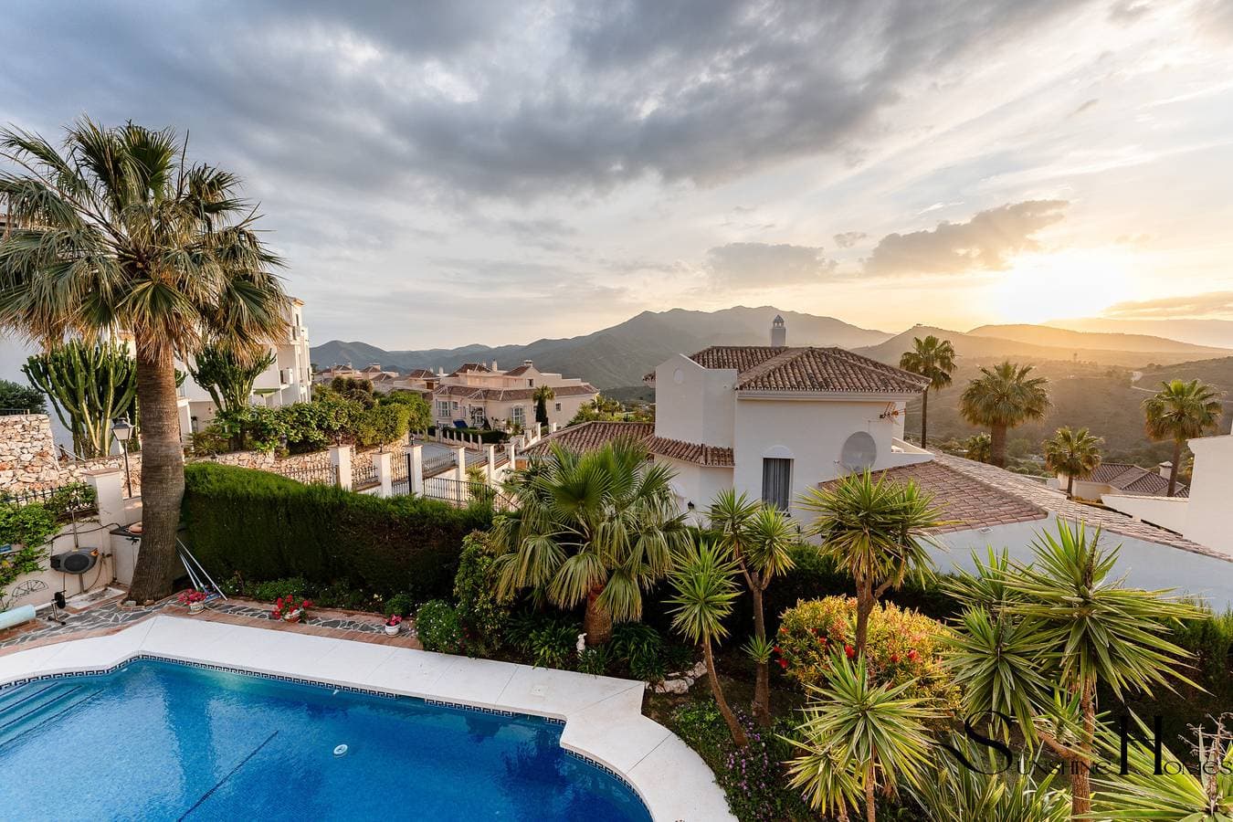Foto 4 von 76: Luxury 3Br Villa by Alhaurín Golf w/ Heated Pool R