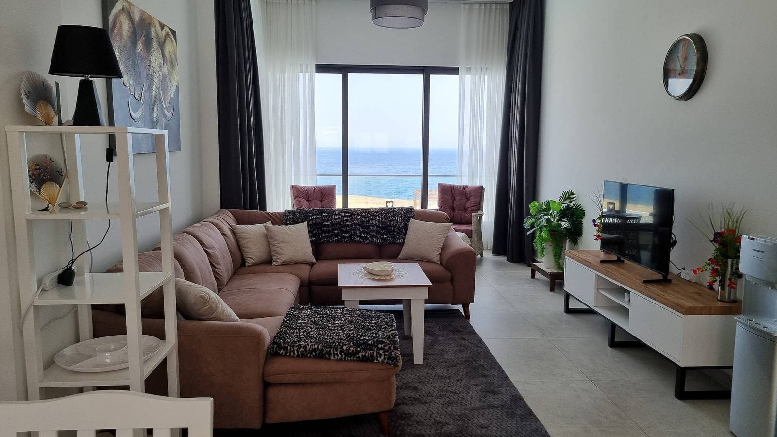 I7 Lighthouse Apartment mit privatem Pool 1