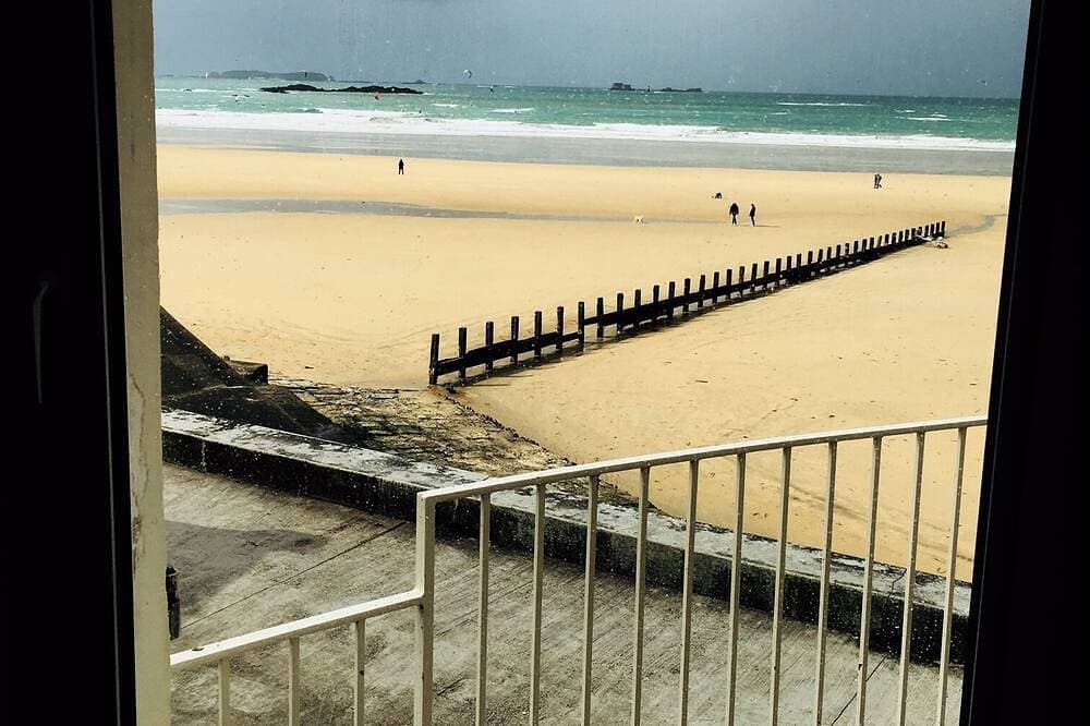 Foto 11 von 17: Ausgezeichneter Meerblick Mit Grosser Terrasse Am Strand