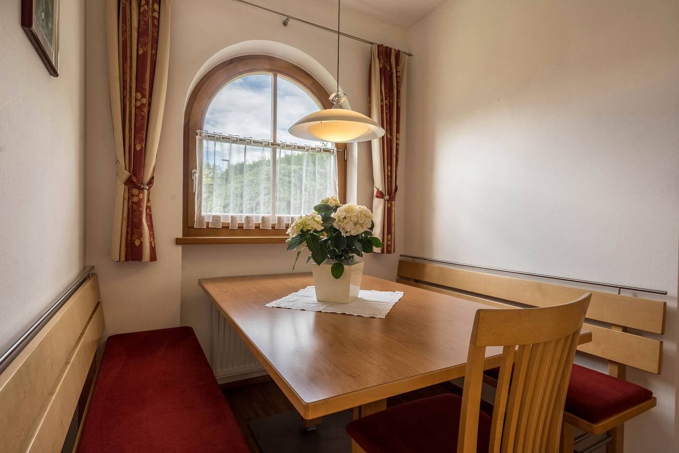 Foto 4 von 25: Ferienwohnung "Tischlerhof - Typ A" mit WLAN, Terrasse und Blick auf die Berge