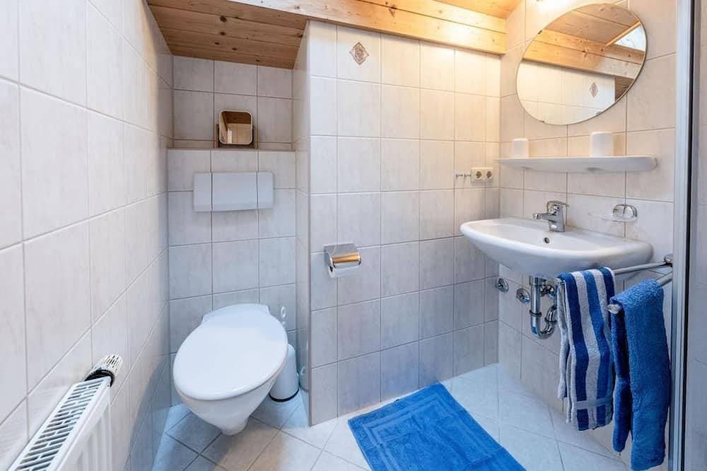 Foto 5 von 30: \"Enzian\" - Ferienwohnung/Wohn-Schlafraum/Dusche,Wc - Braun, Landhaus