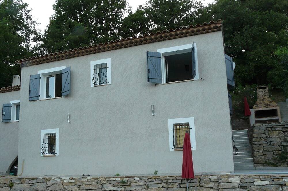 Foto 10 von 25: Villa All Comfort Imprensable View on the village and its hills, Private Swimming Pool
