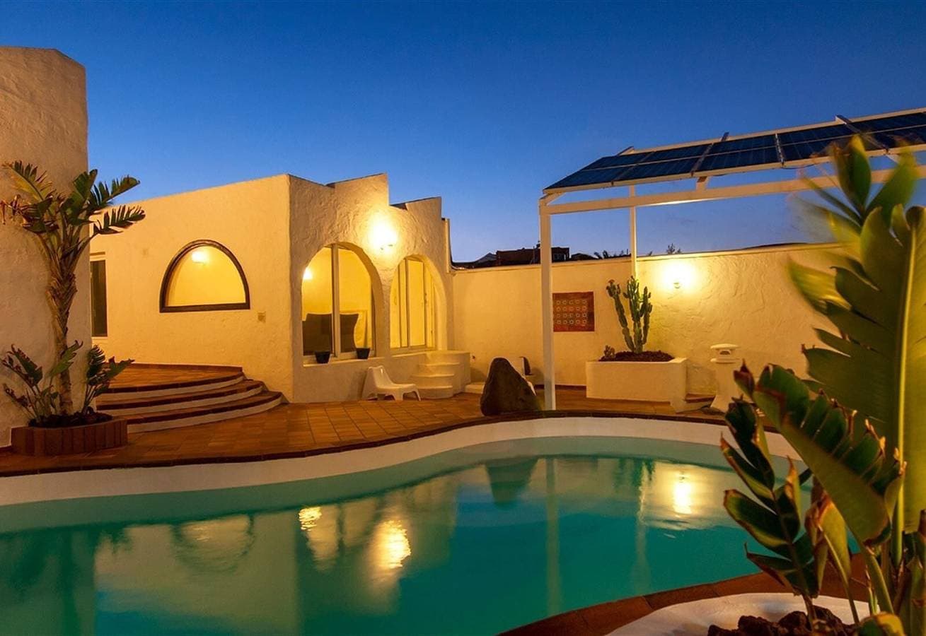 Foto 5 von 33: Wunderschöne Villa am Strand mit Meerblick, privatem Pool und WLAN