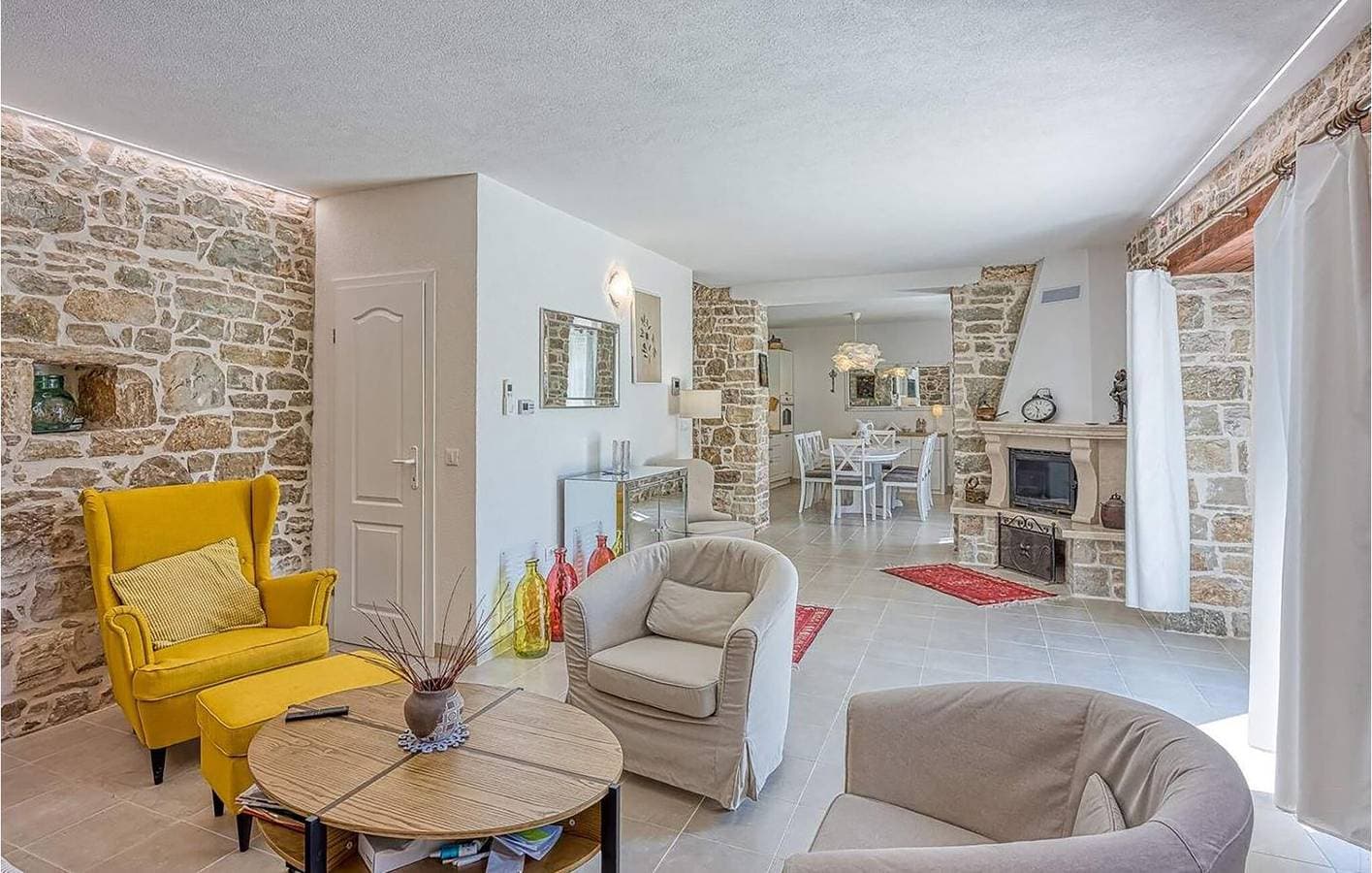 Foto 5 von 35: Gemütliche 200 m² große Wohnung mit Pool, Parkplatz und WLAN in der Nähe des Selina City Center