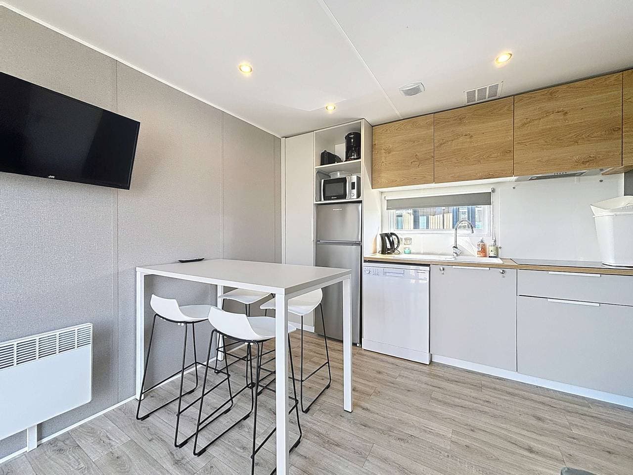 Foto 6 von 22: Mobil-Home Grand Confort, 4 Pers., 2 Ch., 2 SdB, Piscine Chauffée & Proche Mer