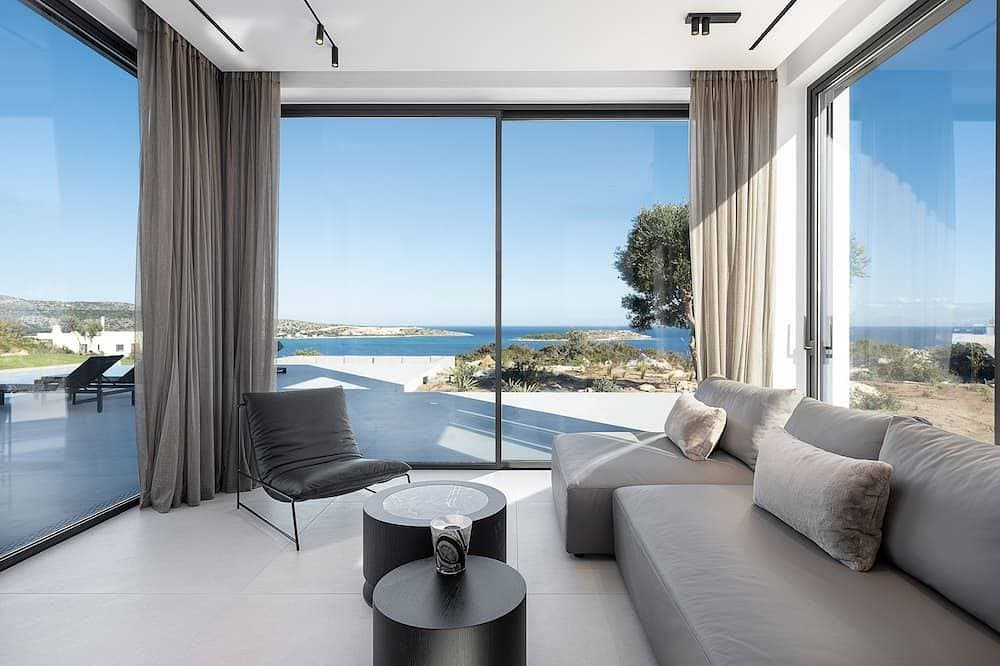 Foto 8 von 30: Stunning sea views, heated pool, fire pit, child pool: