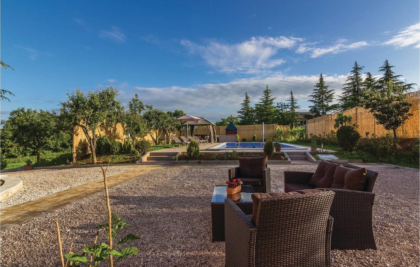 Foto 8 von 33: Gemütliche 1-Zimmer-Wohnung mit Pool und Terrasse in der Nähe von Gračišće
