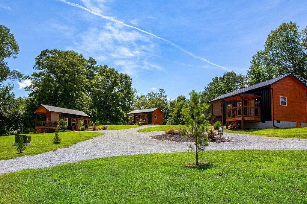 Foto 2 von 42: Sevierville Tiny Home w/ Hot Tub, Fire Pit & Grill