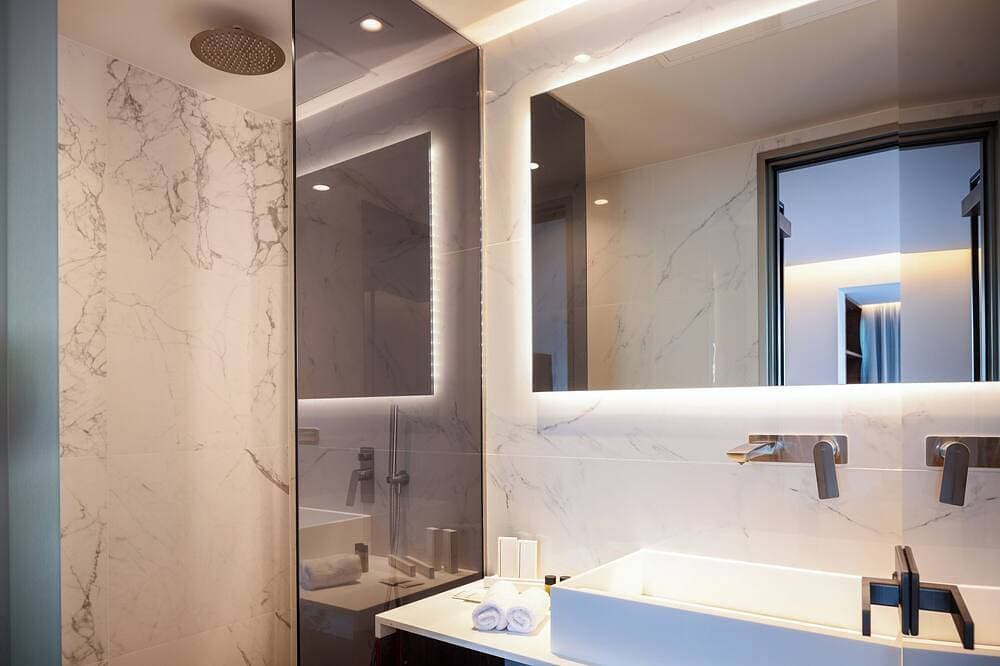 Foto 10 von 30: Nuera IV: Modern 4Br Villa, 300m from the Beach