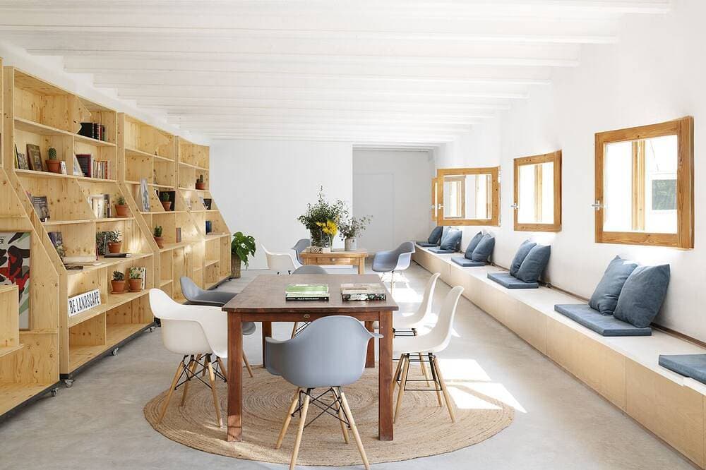 Foto 8 von 10: Charming Design Loft in renovated catalan farmhouse, Cantallops