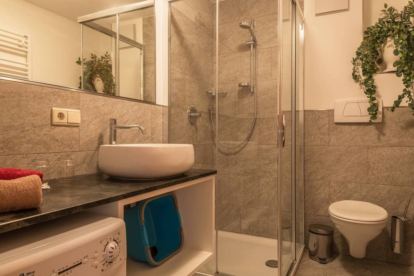 Foto 11 von 22: Gemütliche Ferienwohnung "Euringer Villa Erna" mit Blick auf die Berge