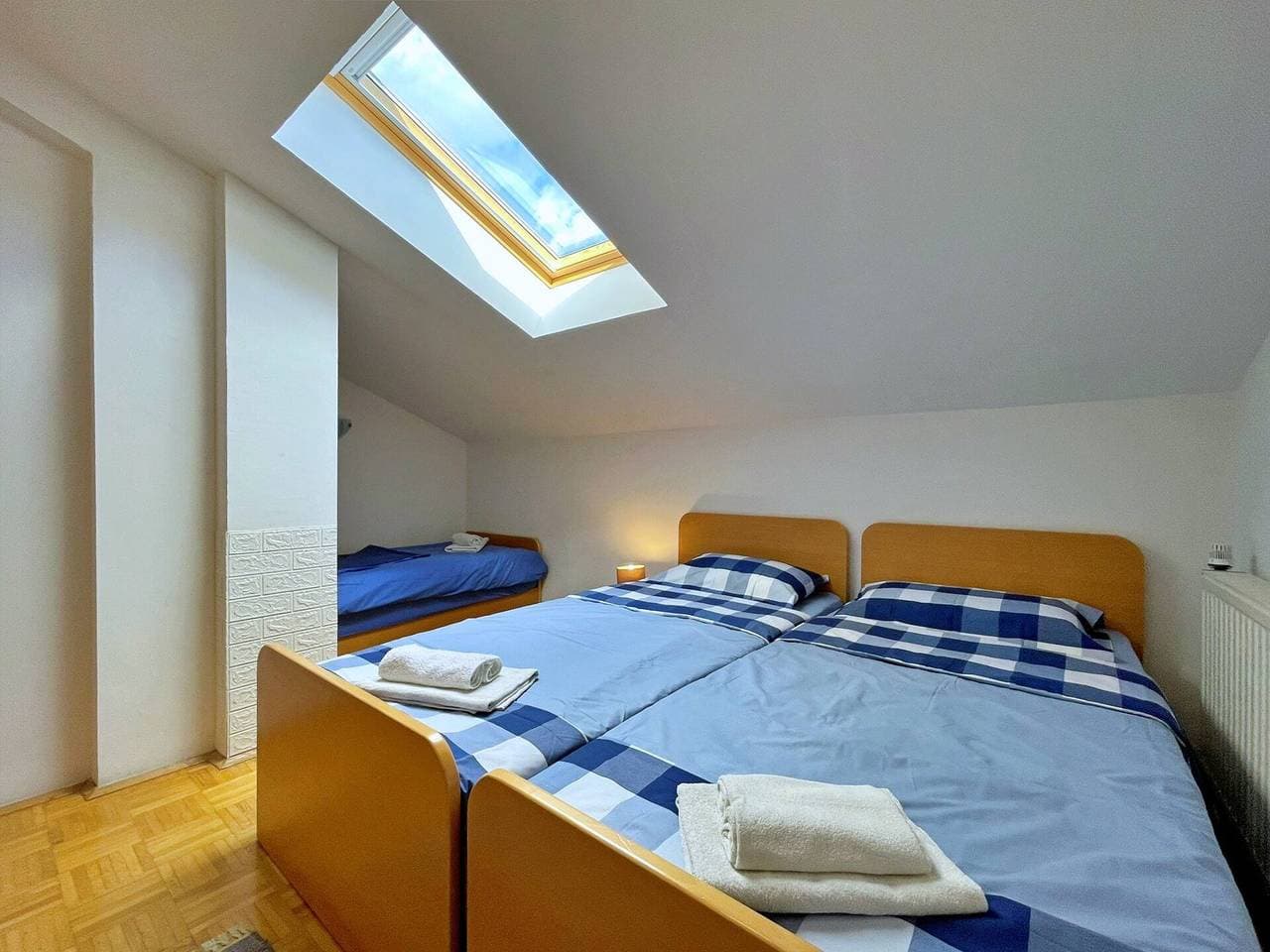 Foto 8 von 29: Apartment Neptun - 20 m vom Meer entfernt, Dachgeschoss, privater Parkplatz