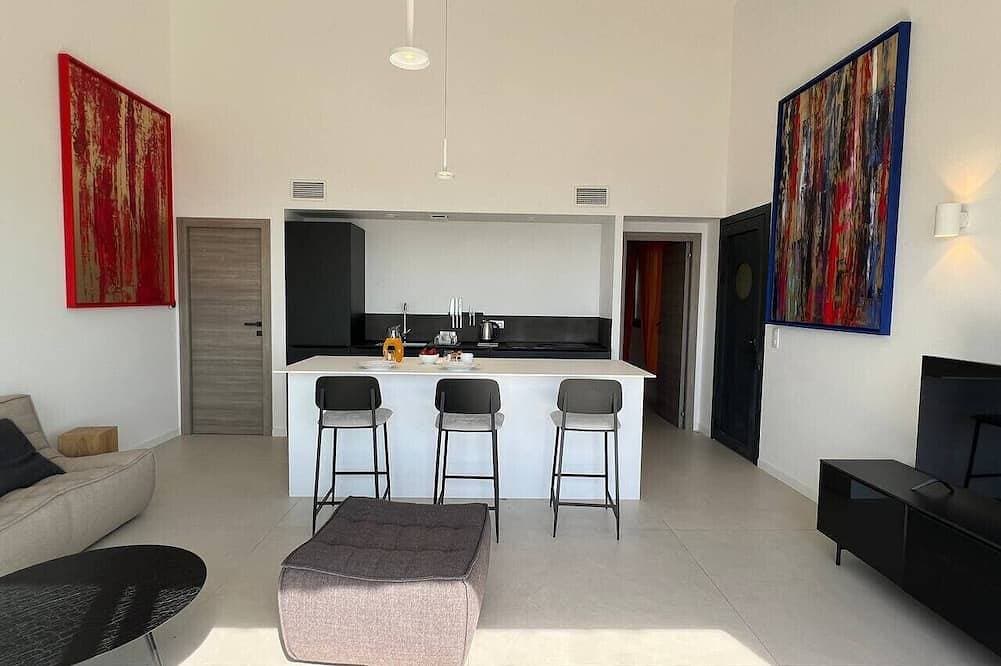Foto 11 von 24: Large 2-room apartment with panoramic sea view