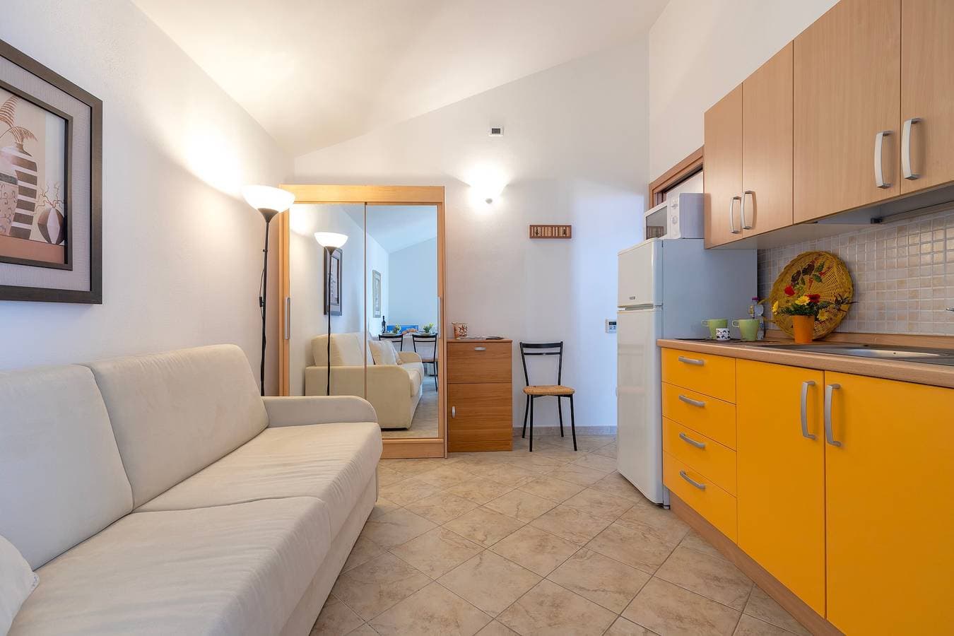 Foto 8 von 24: Ferienwohnung 'Le Residenze Di Anna' mit Meerblick, Gemeinschaftspool und Klimaanlage