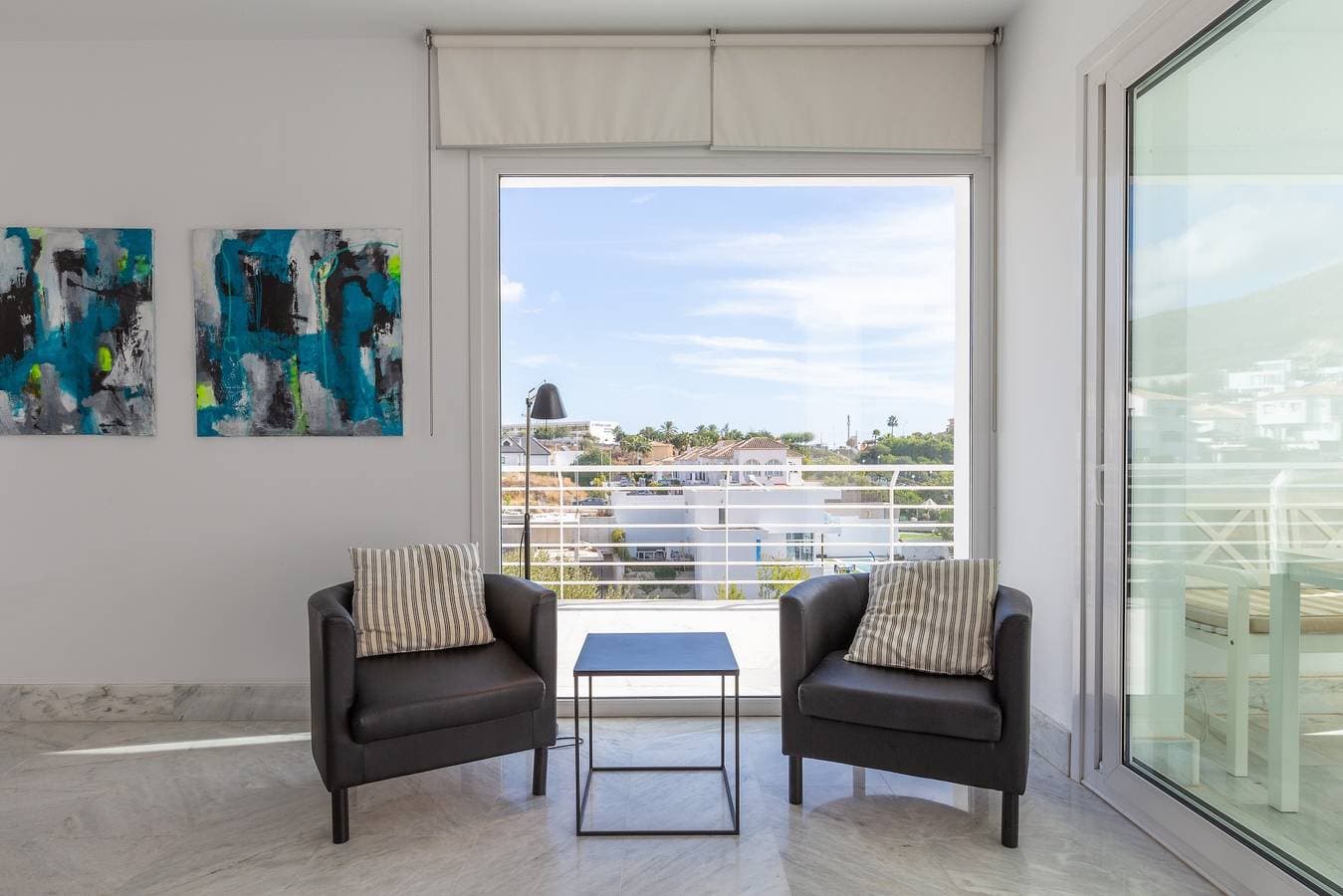 Foto 4 von 25: Schöne Ferienwohnung mit Sonnenterrasse, Pool und Meerblick