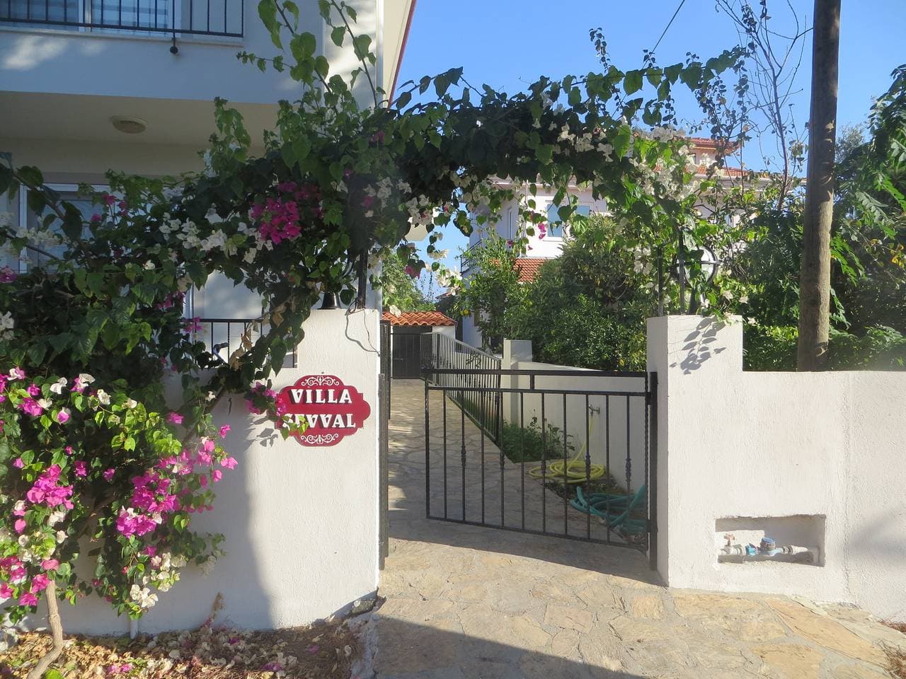 Villa 1