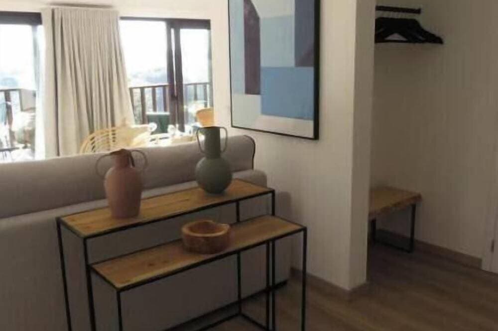 Foto 10 von 30: 2-Bedroom House: A Comfortable Home with a Stunning View