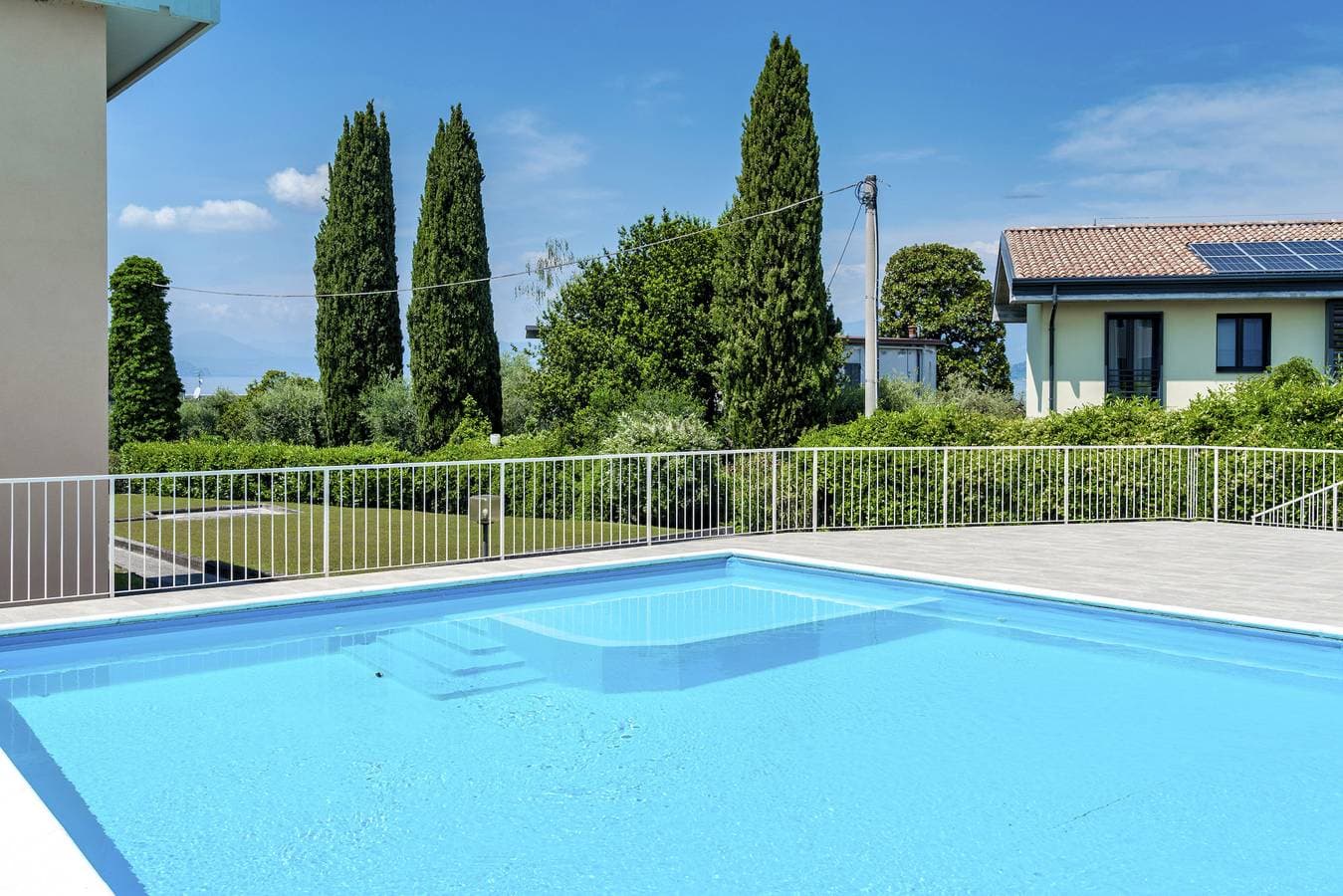 Foto 3 von 36: Regarda - Emerald Wohnung neben Strand mit Pool