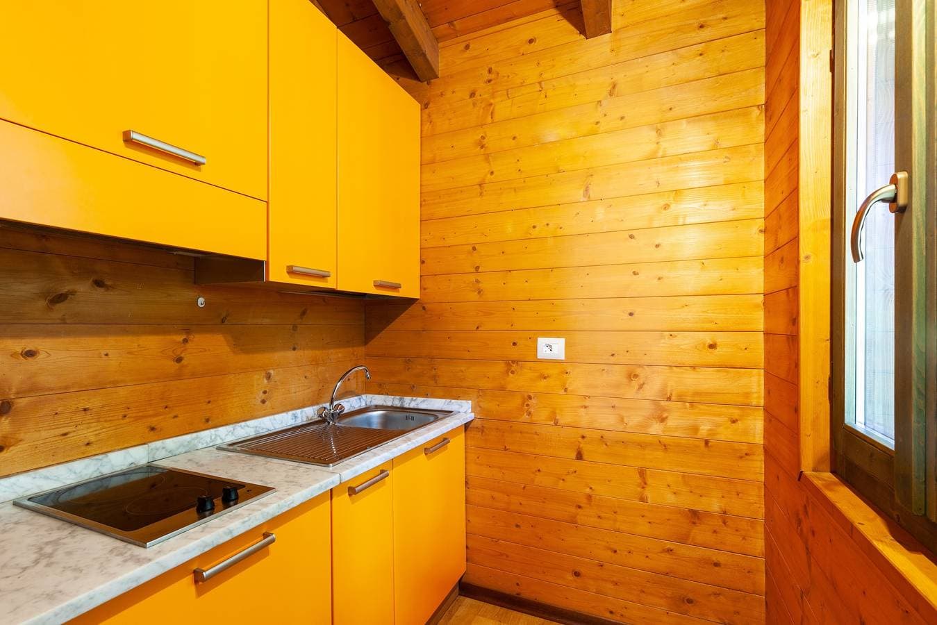 Foto 8 von 29: Chalet Anemone – Villaggio Anemone mit Bergblick und Terrasse