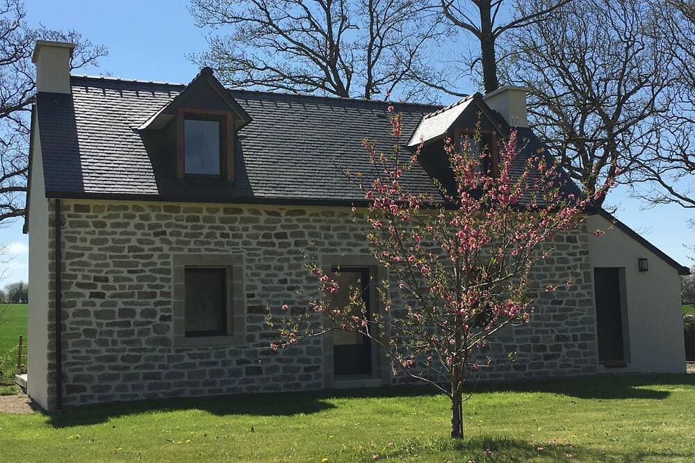 Charmantes Ferienhaus zu neun renoviert, in der Nähe von Locronan und Strände in 4km, 3 Sterne 1
