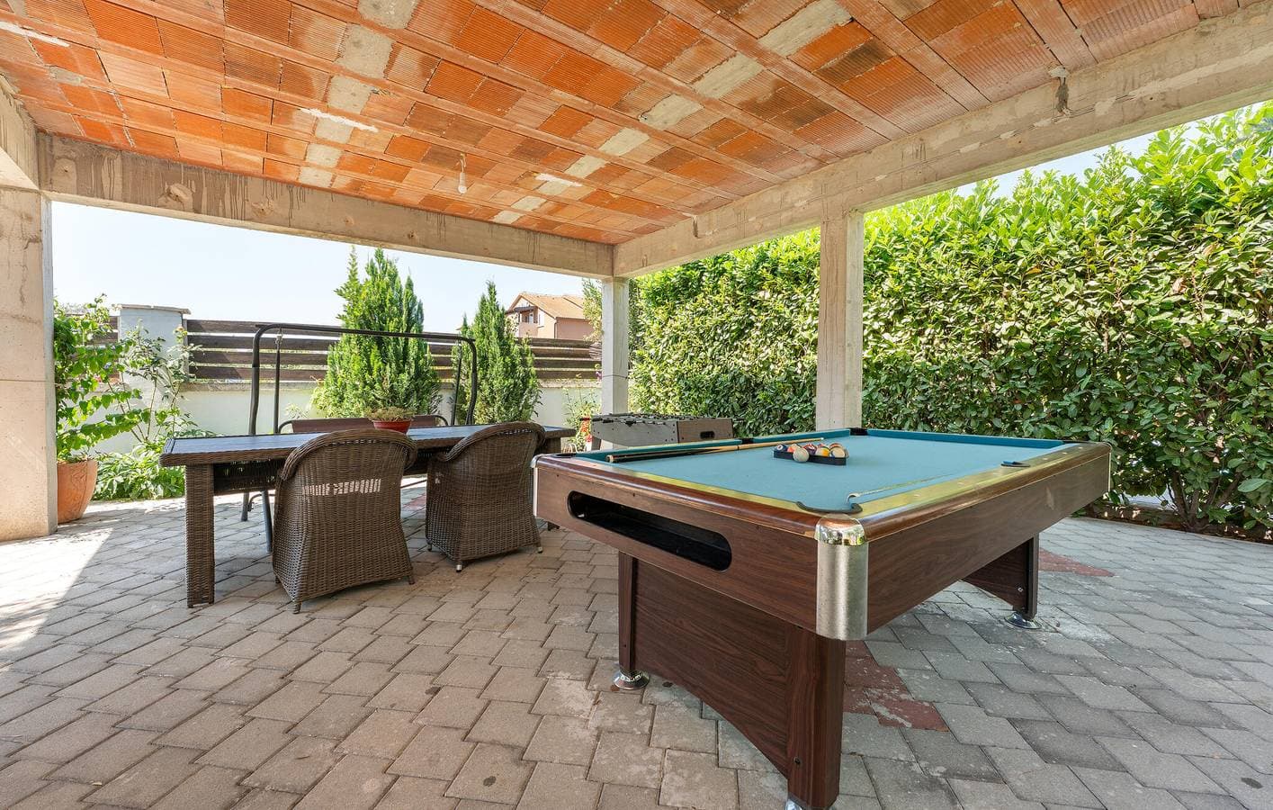 Foto 3 von 25: Reizende Ferienwohnung mit Pool und Terrasse, 1,5 km vom Strand Pod Vruljom entfernt