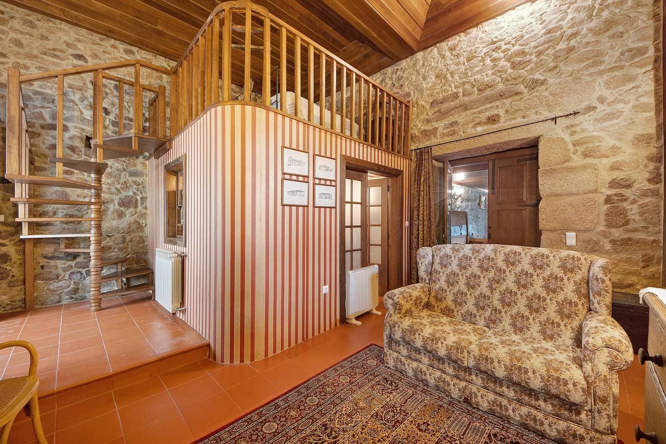 Foto 2 von 45: Zimmer 'Deluxe Dreibettzimmer' mit Gemeinschaftsgarten, Balkon und Wi-Fi