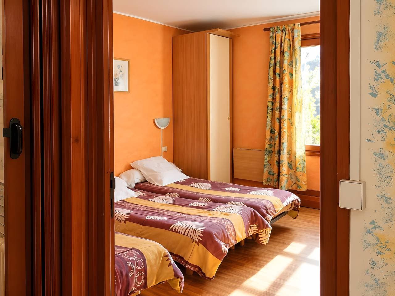 Foto 5 von 17: Ferienhaus 'Chambre Pour 3 Au RDChaussée' mit Bergblick, Gemeinschaftsterrasse & WLAN