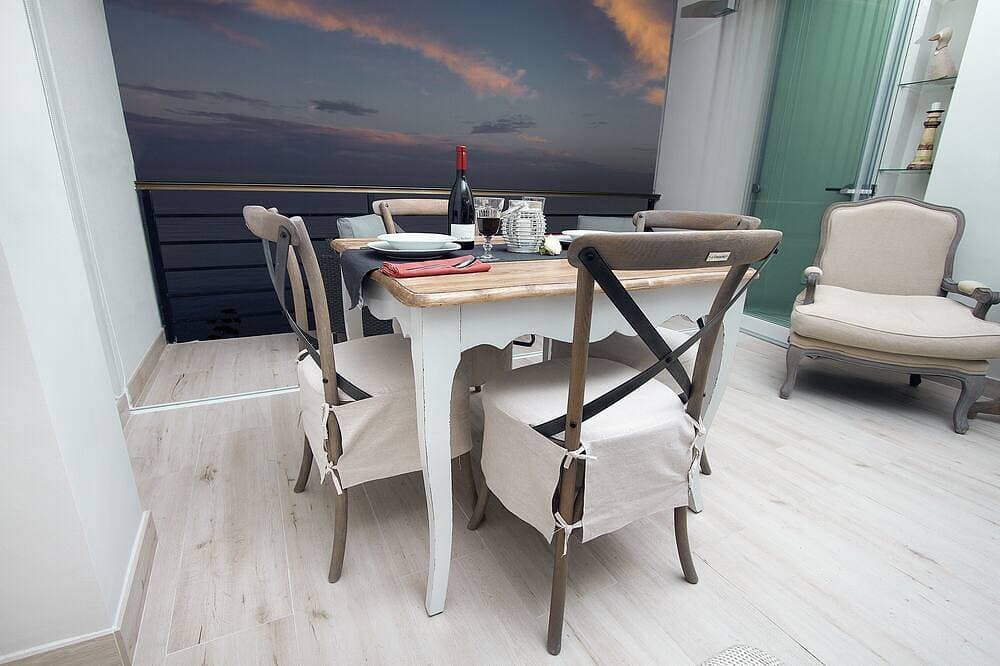 Foto 10 von 24: Luxus-Apartment - Strandlage, Pool, Klimaanlage, Gratiswifi Und Gratisparkplatz