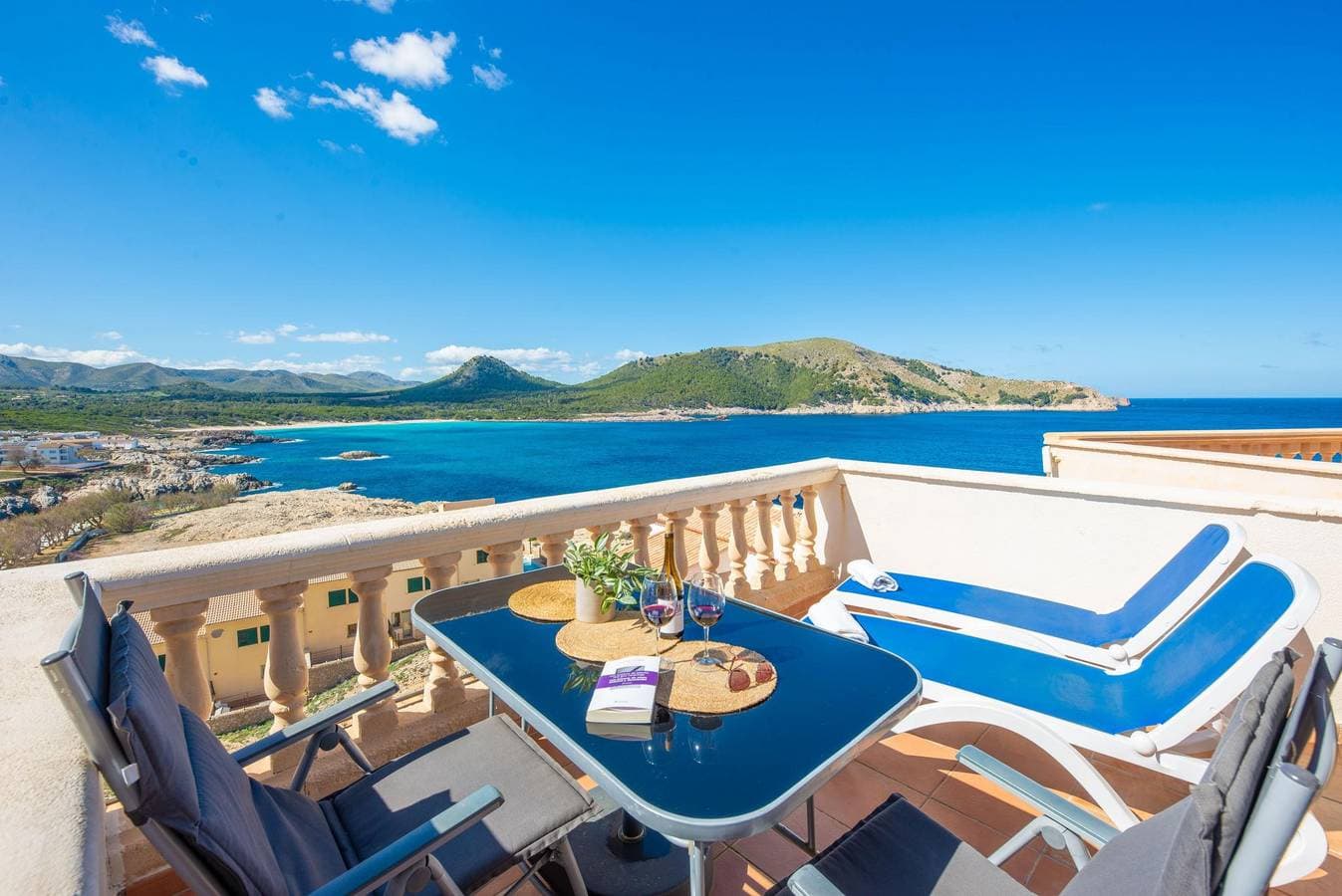 Foto 5 von 29: Perleta - Fantastisches Penthouse mit Meerblick, Pool und kostenloses WLAN
