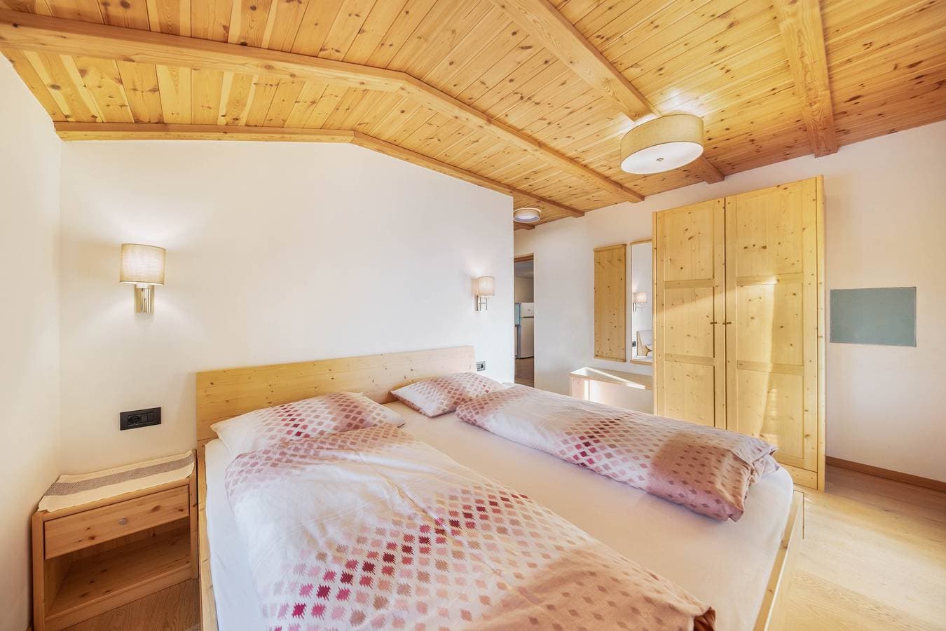 Foto 3 von 30: Ferienwohnung "Malgorerhof Sonja" mit Bergblick, WLAN & Gemeinschaftsgarten