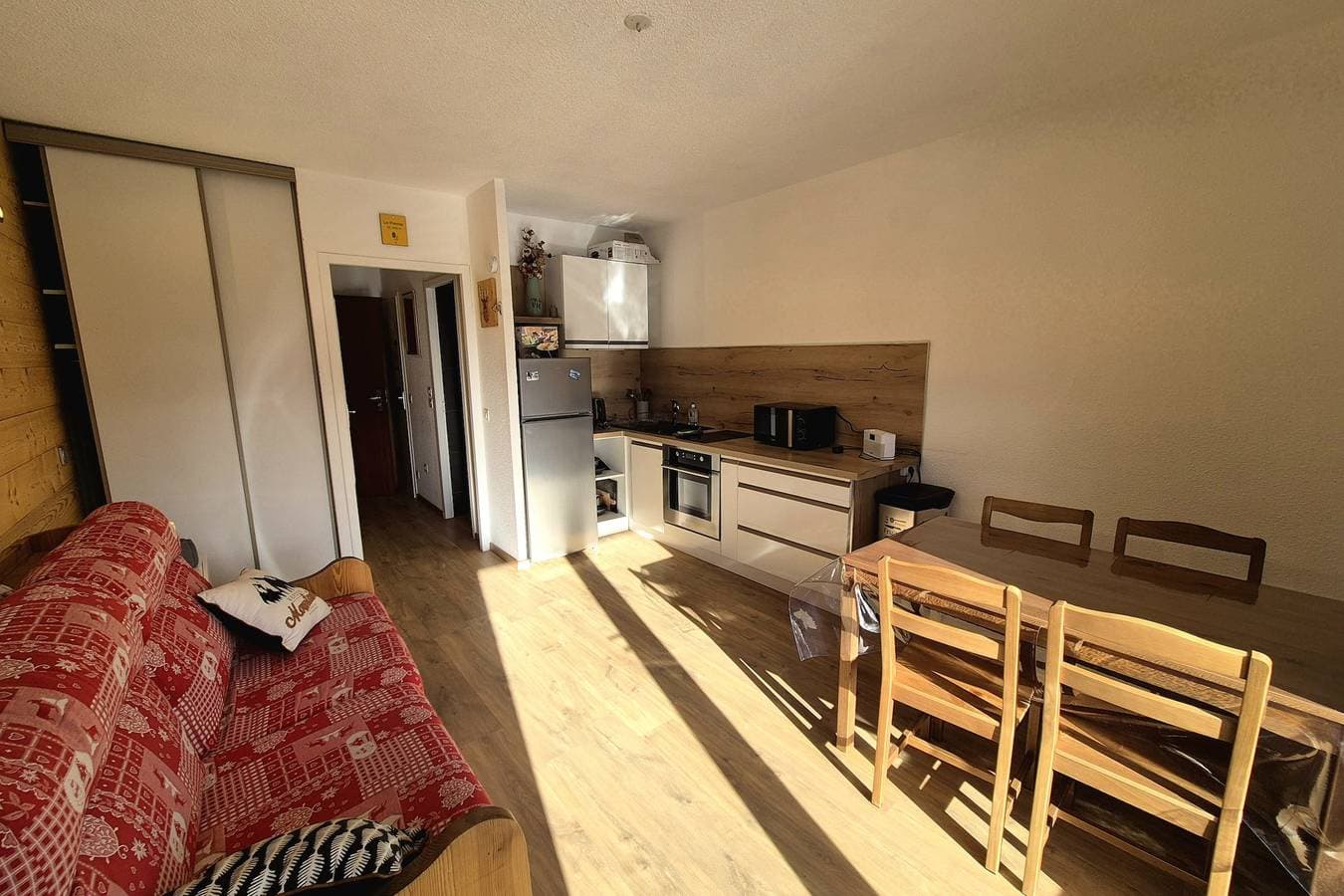 Foto 12 von 44: Ferienwohnung für 4 Personen mit Terrasse