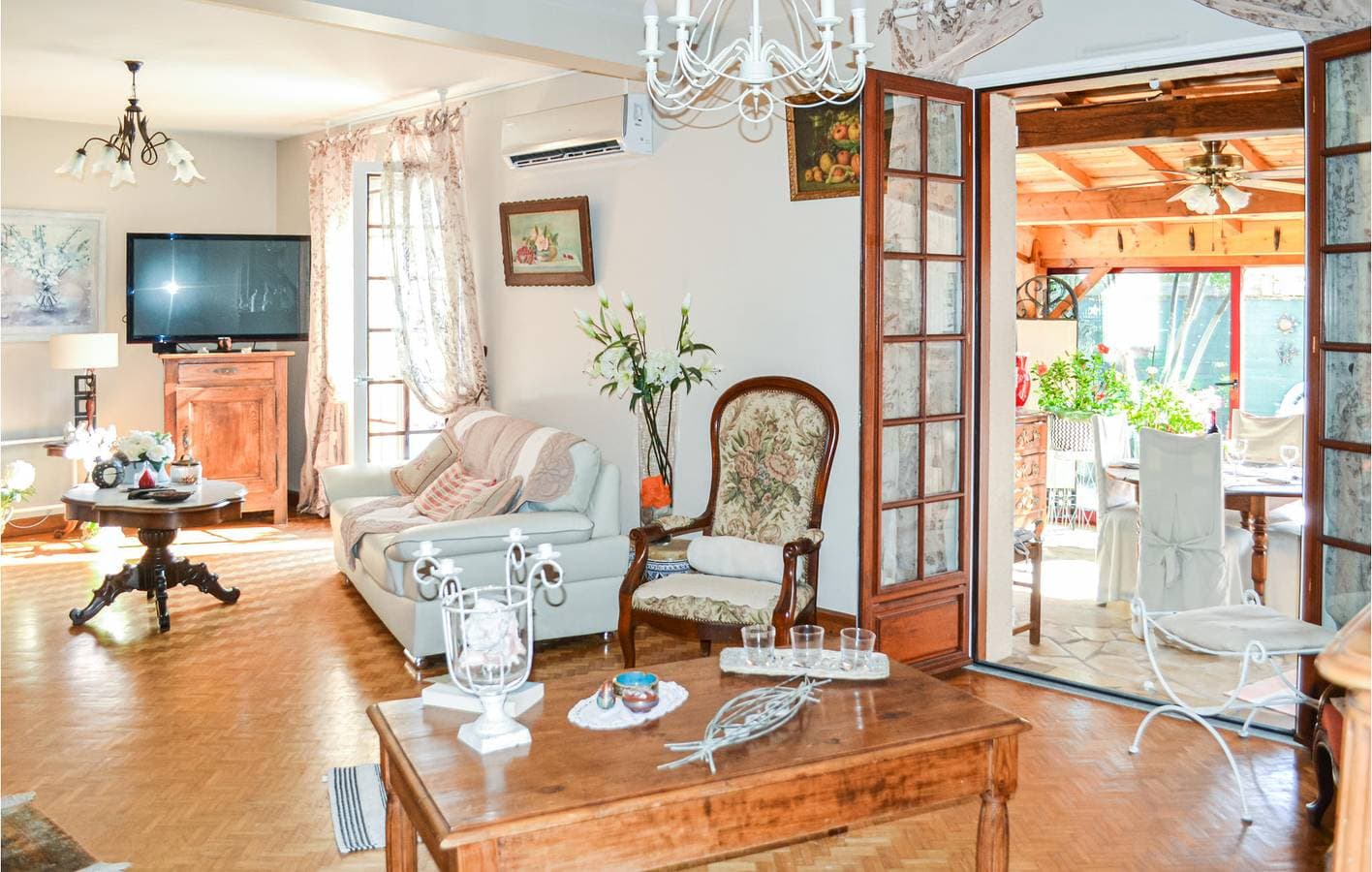 Foto 5 von 21: Außenpool, WiFi, AC: 130m² Wohnung Bergerac