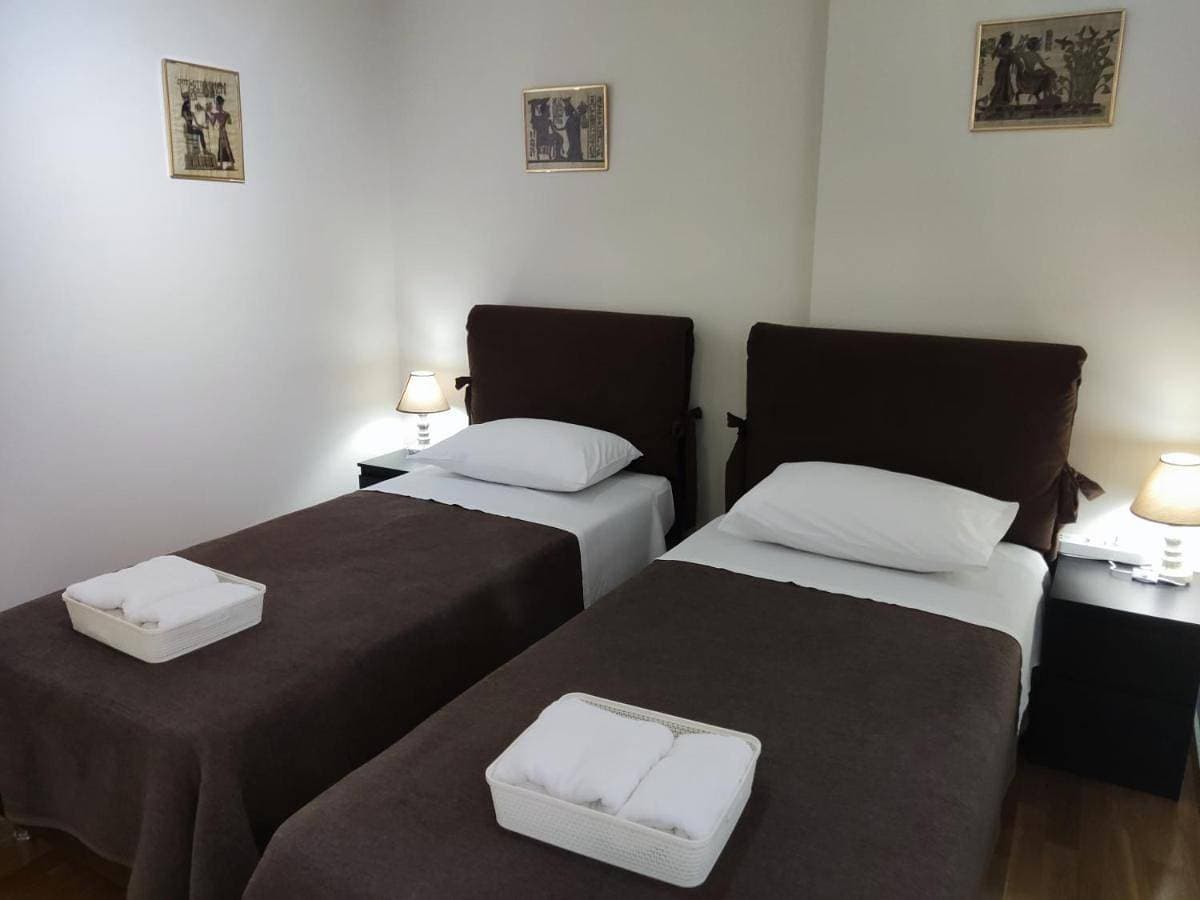 Foto 5 von 15: Economy Double Room
