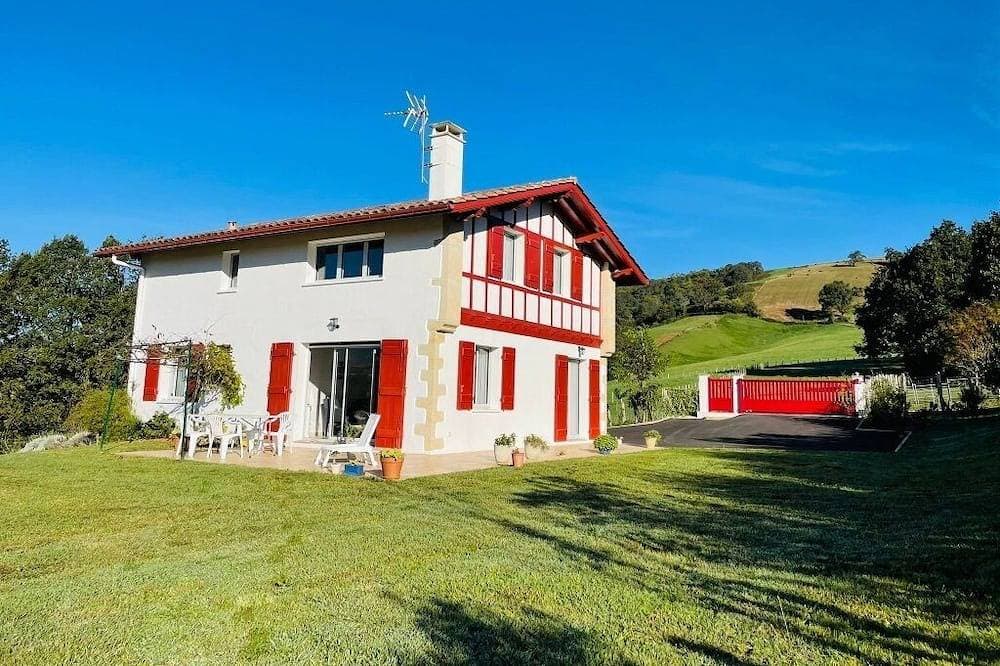 Traditionelles Haus auf 1500 m2 zwischen Meer und Bergen (klassifiziertes Dorf) 1