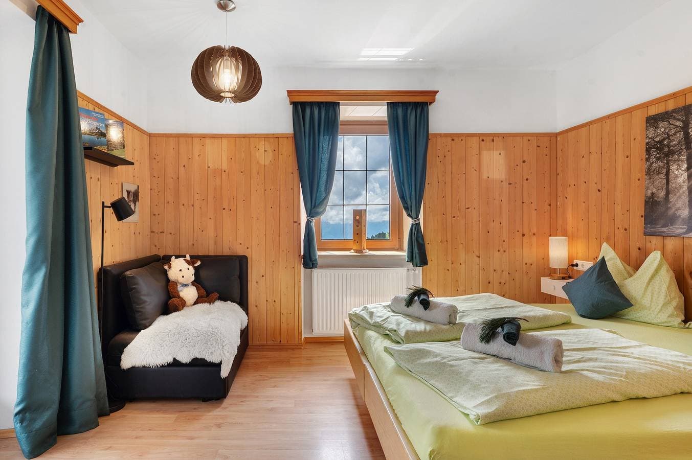 Foto 3 von 37: Ferienwohnung 'Huanzhof Ferienwohnung Lerch' mit Bergblick, privater Terrasse und WLAN