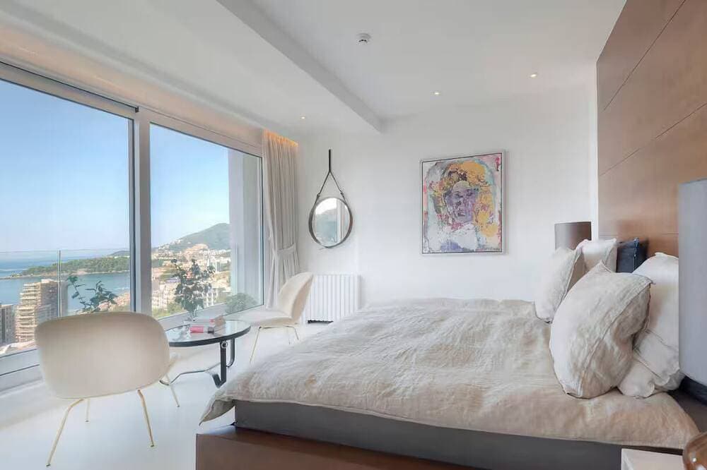Foto 5 von 30: 1,000 m² Penthouse Retreat in Rafailovići, Budva