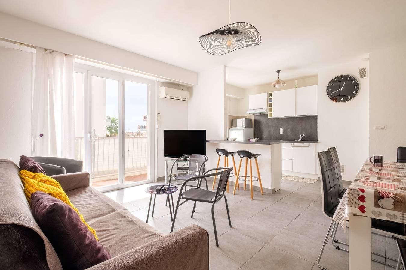 Foto 2 von 23: Appartement '2 Zimmer Nahe Strände Go011' mit Balkon und WLAN
