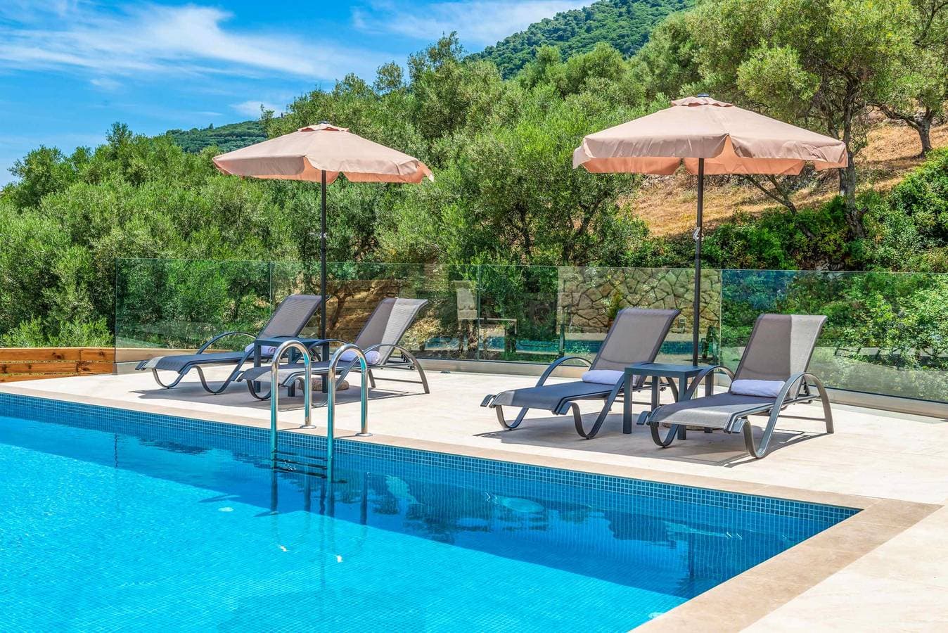 Foto 2 von 25: Villa für 4 Personen mit Pool