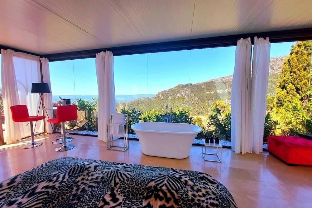 Foto 5 von 25: Stunning Glass Suite with private plunge pool