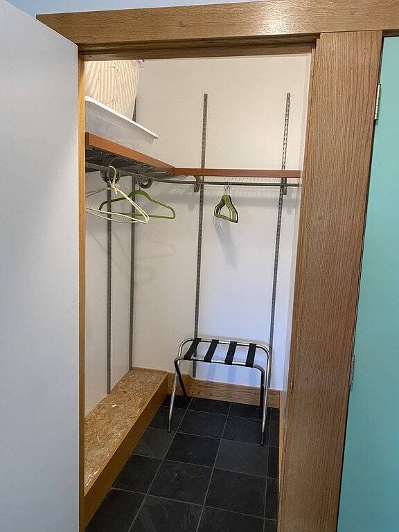 Foto 10 von 25: Neues Haus, Second Story Blick auf Wasser, Open Concept Living, zu Fuß zur Innenstadt