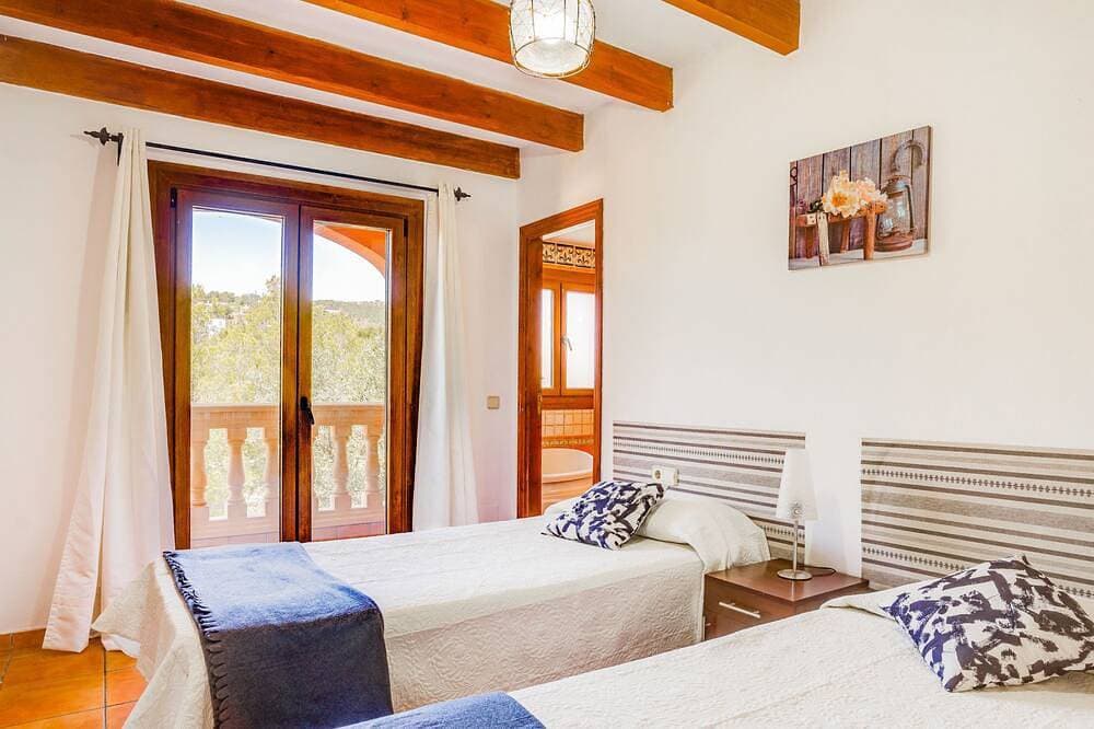 Foto 2 von 30: Villa Portals Nous 2 Etv/3614 by PriorityVillas