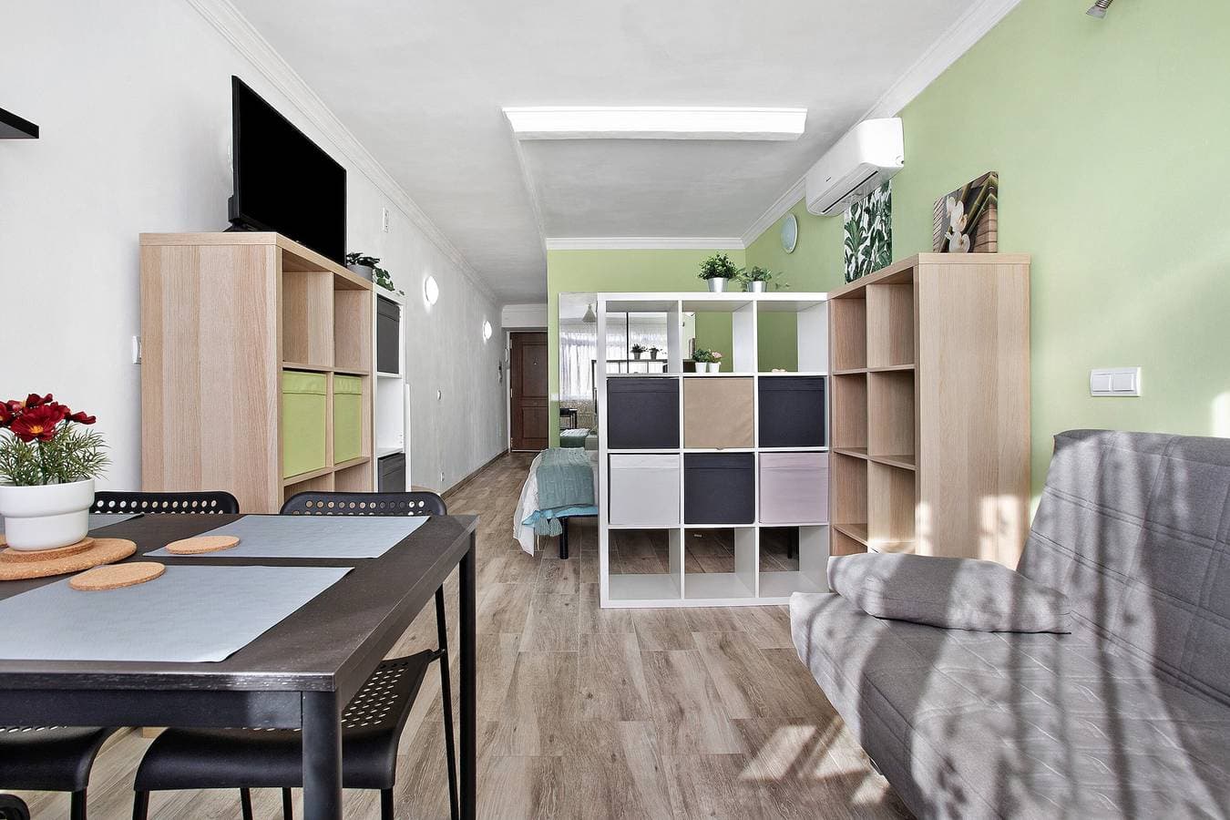 Foto 3 von 20: Einzimmerapartment 'Estudio En La Cascada' mit Klimaanlage