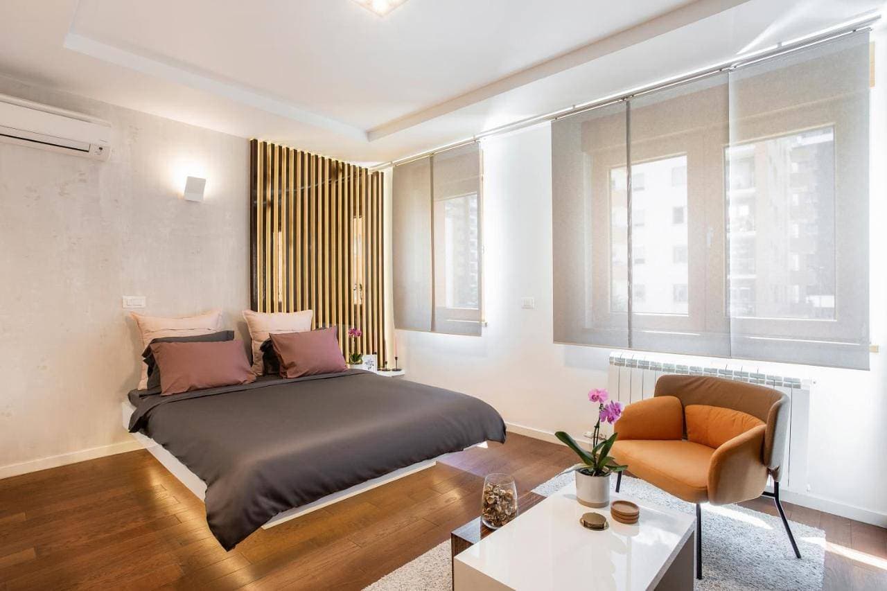 Modern Studio Apartment in New Belgrade Business District with Free Garage and Fast WiFi 1